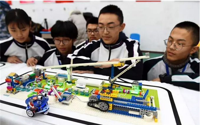 河北省第34届青少年科技创新大赛终评展示活动在衡水举办
